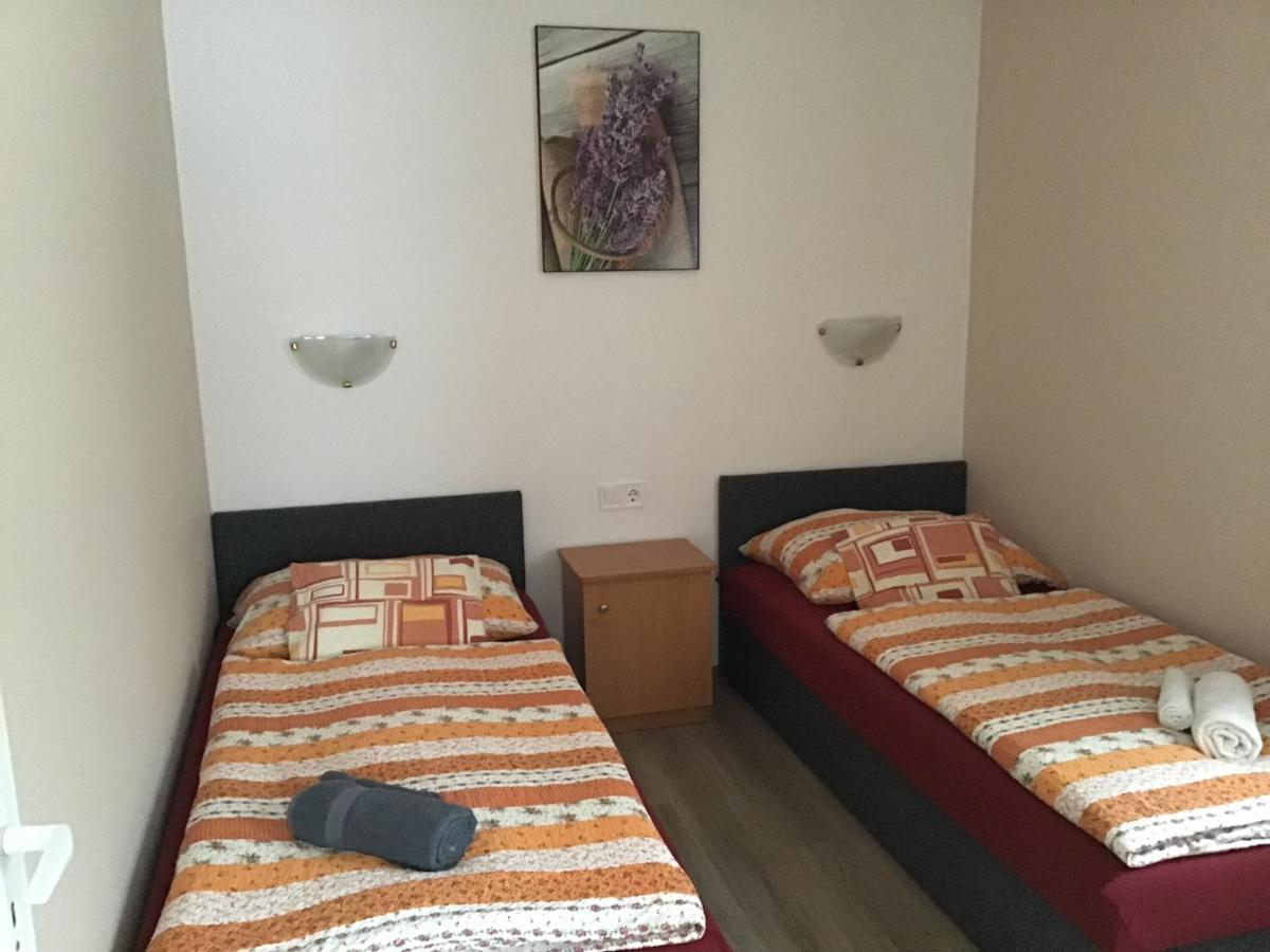 Dravecz Apartman Балатонлелле Экстерьер фото
