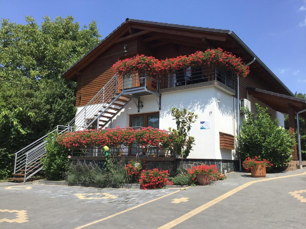 Dravecz Apartman Балатонлелле Экстерьер фото