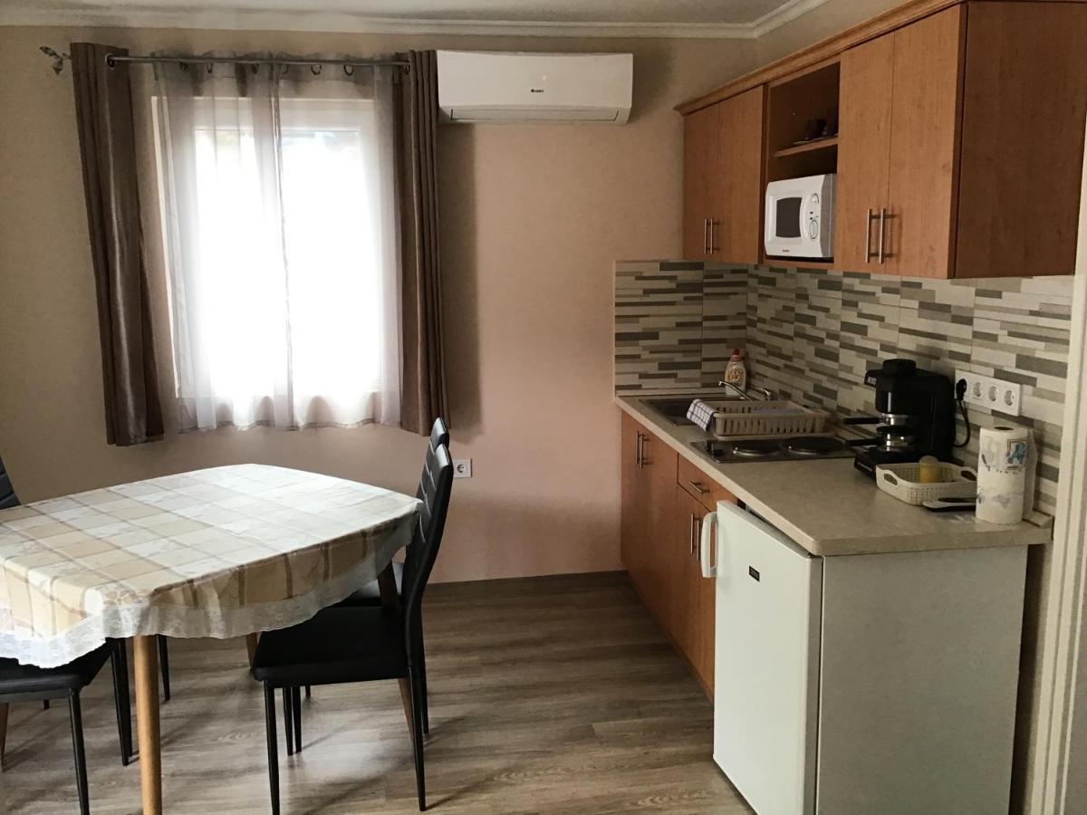 Dravecz Apartman Балатонлелле Экстерьер фото