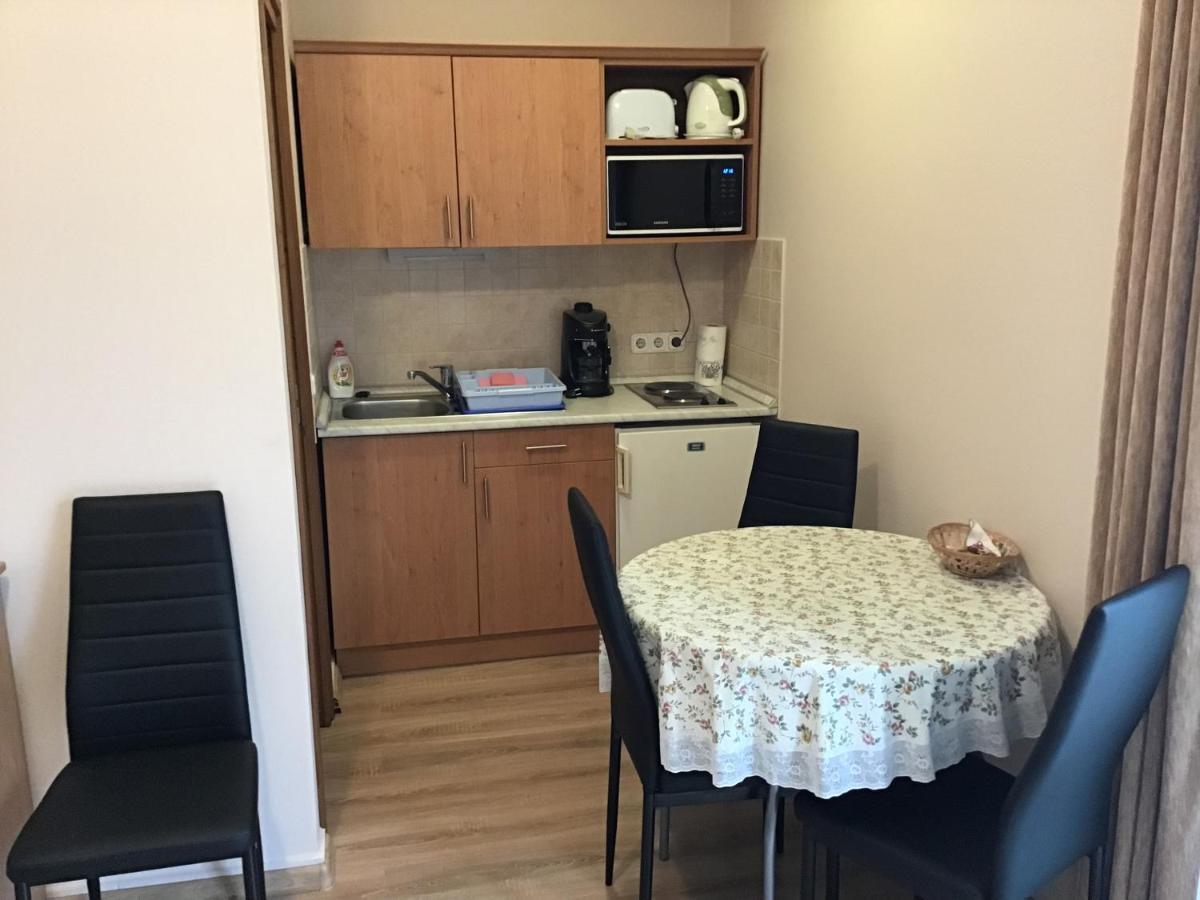 Dravecz Apartman Балатонлелле Экстерьер фото